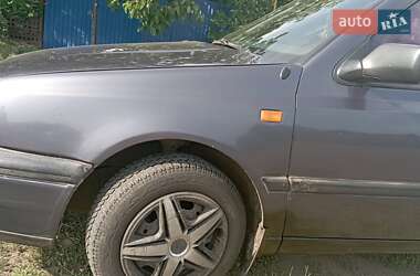 Хэтчбек Volkswagen Golf 1993 в 
