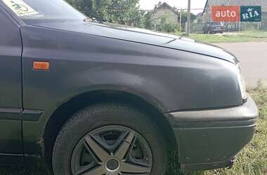 Хэтчбек Volkswagen Golf 1993 в 