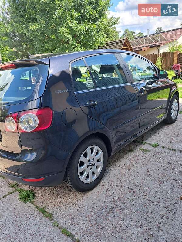 Хетчбек Volkswagen Golf 2006 в Вишгороді