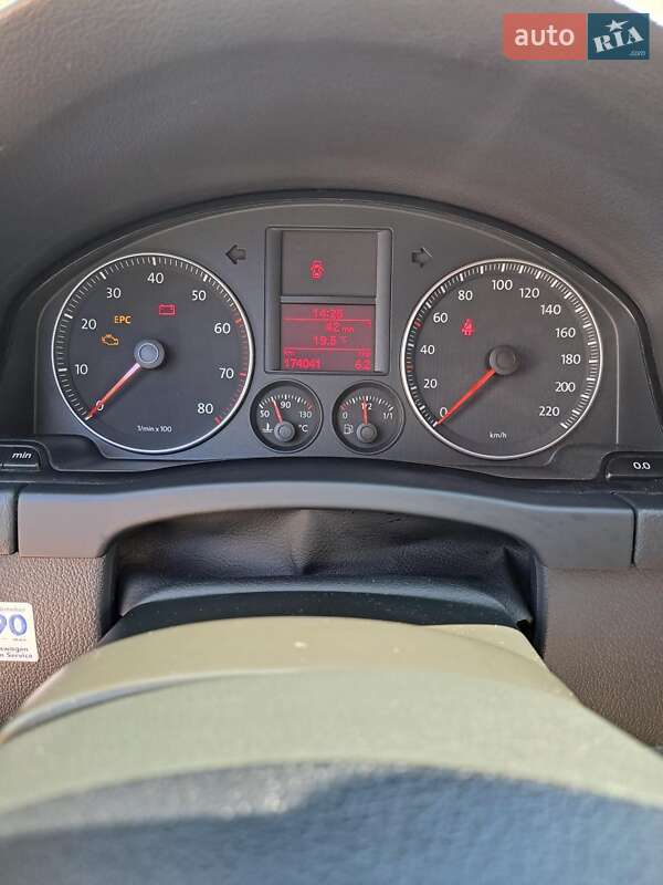 Хетчбек Volkswagen Golf 2006 в Вишгороді