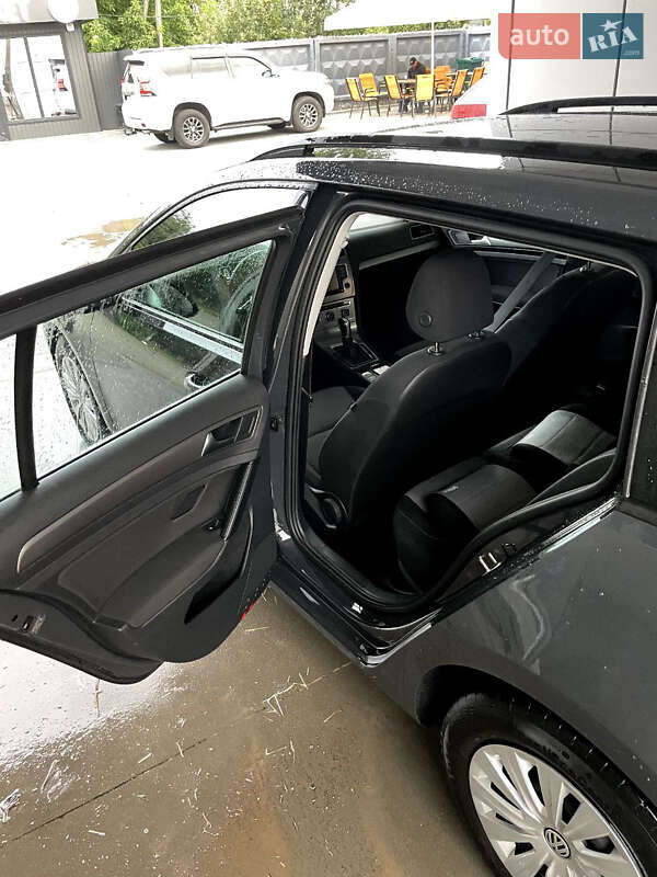 Універсал Volkswagen Golf 2016 в Трускавці