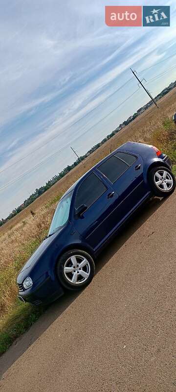 Хетчбек Volkswagen Golf 2002 в Одесі