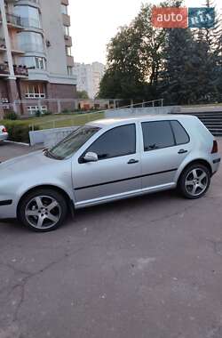Хетчбек Volkswagen Golf 2002 в Чернігові