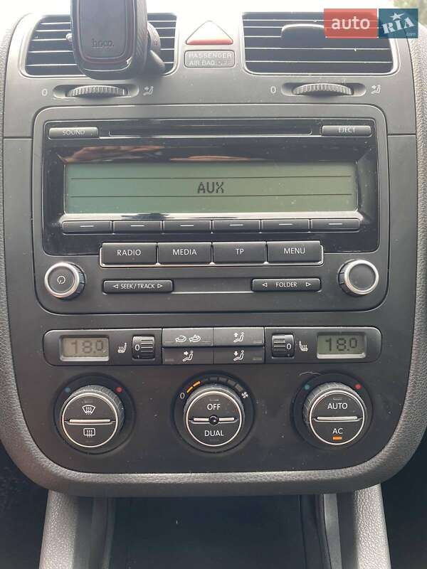 Універсал Volkswagen Golf 2009 в Києві