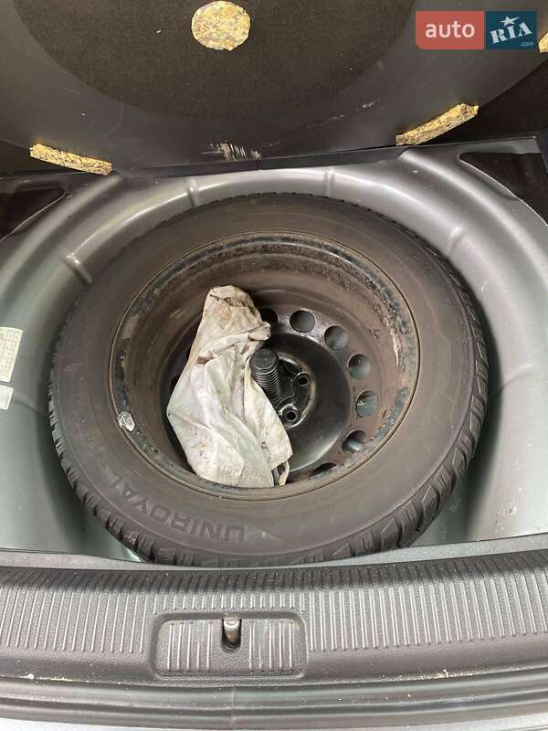 Універсал Volkswagen Golf 2009 в Києві