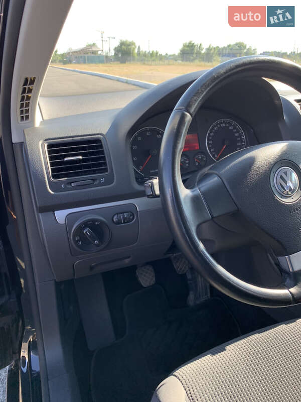 Универсал Volkswagen Golf 2009 в Киеве