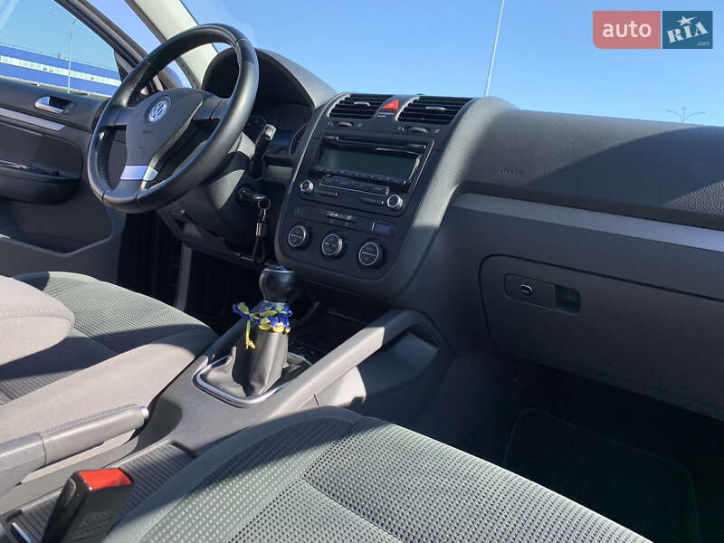 Универсал Volkswagen Golf 2009 в Киеве