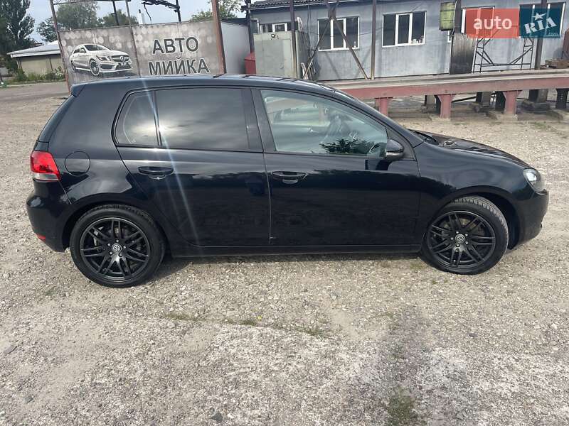 Хэтчбек Volkswagen Golf 2009 в Нововолынске