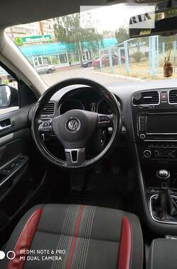 Універсал Volkswagen Golf 2012 в 