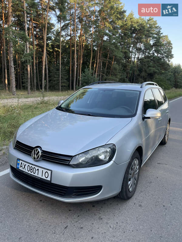Універсал Volkswagen Golf 2010 в Харкові