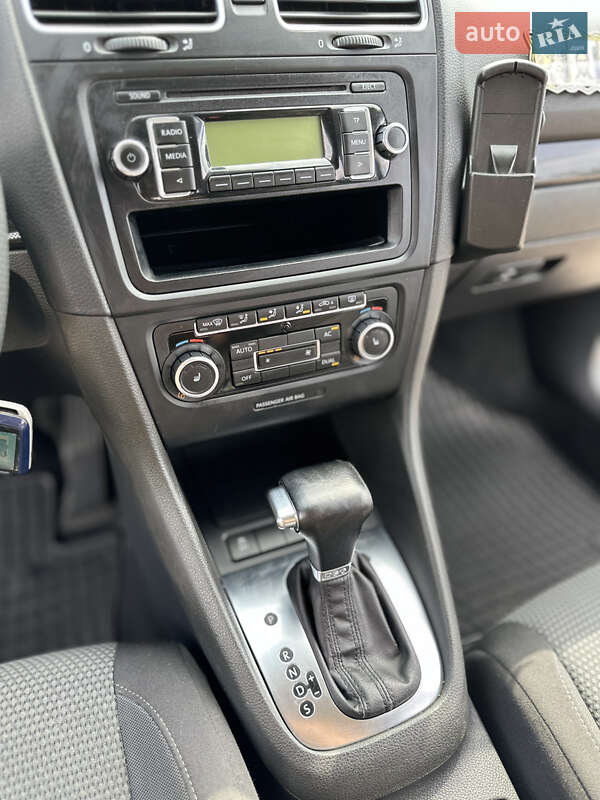 Универсал Volkswagen Golf 2010 в Луцке