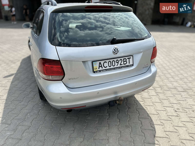 Универсал Volkswagen Golf 2010 в Луцке