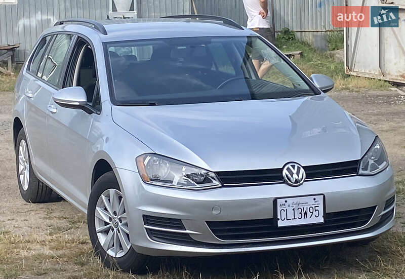 Универсал Volkswagen Golf 2017 в Фастове