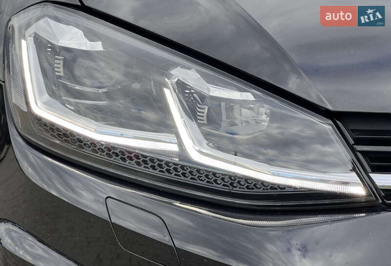 Універсал Volkswagen Golf 2020 в Запоріжжі