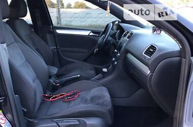Хэтчбек Volkswagen Golf 2009 в 