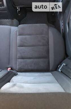 Хэтчбек Volkswagen Golf 2009 в 