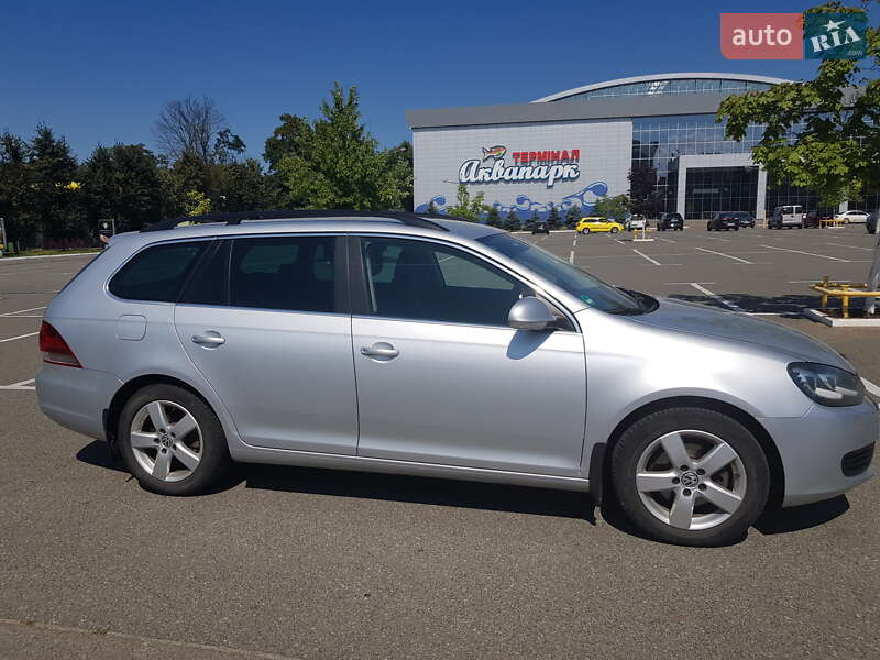 Універсал Volkswagen Golf 2013 в Броварах