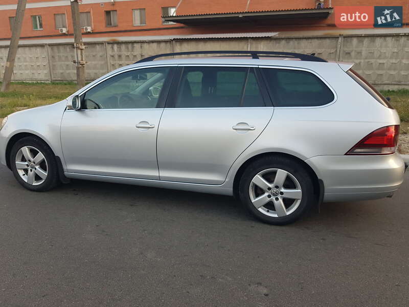 Універсал Volkswagen Golf 2013 в Броварах