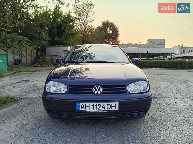 Volkswagen Golf 2001