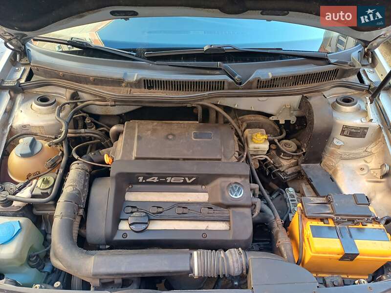 Хетчбек Volkswagen Golf 1998 в Чернігові