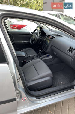 Универсал Volkswagen Golf 2004 в Киеве