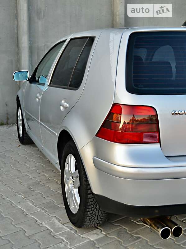 Хэтчбек Volkswagen Golf 2001 в Дрогобыче