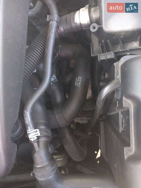 Універсал Volkswagen Golf 2004 в Ємільчиному