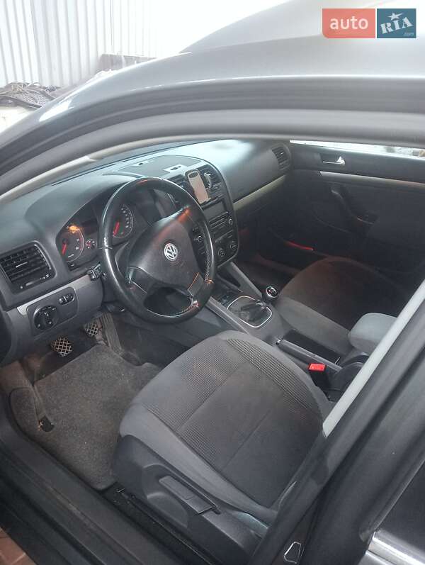 Універсал Volkswagen Golf 2009 в Кривому Розі