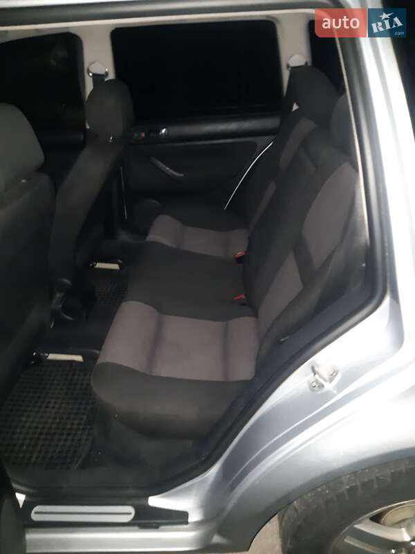 Універсал Volkswagen Golf 2001 в Вінниці