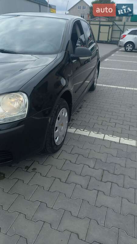 Хетчбек Volkswagen Golf 2007 в Чернівцях