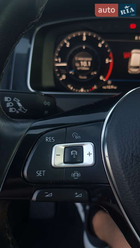 Універсал Volkswagen Golf 2020 в Ужгороді