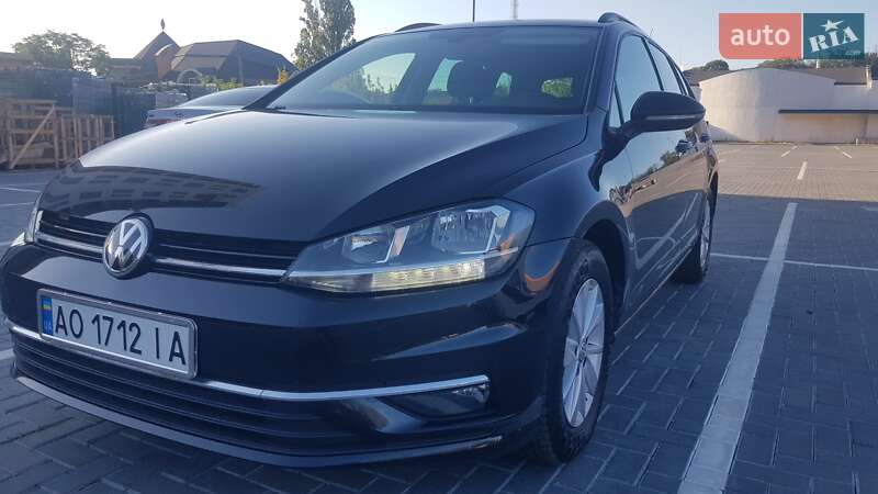 Універсал Volkswagen Golf 2020 в Ужгороді
