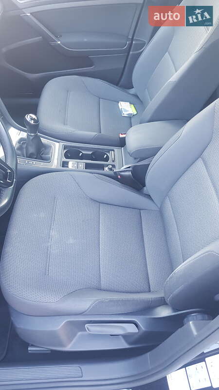 Універсал Volkswagen Golf 2020 в Ужгороді