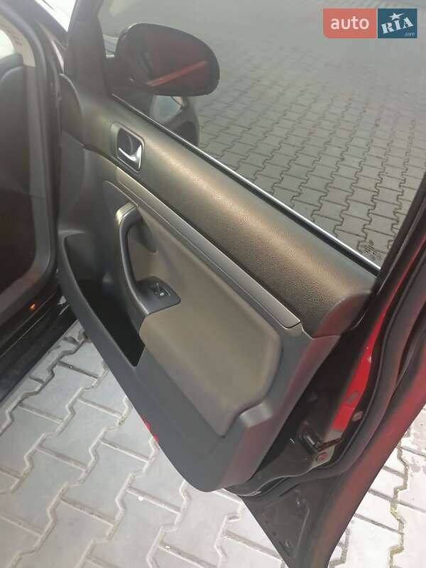 Універсал Volkswagen Golf 2009 в Луцьку