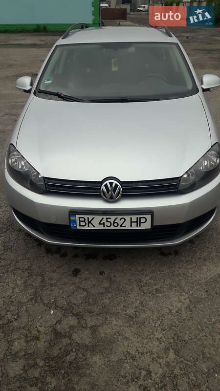 Універсал Volkswagen Golf 2009 в Острозі
