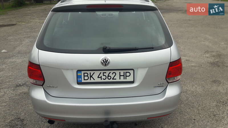 Універсал Volkswagen Golf 2009 в Острозі