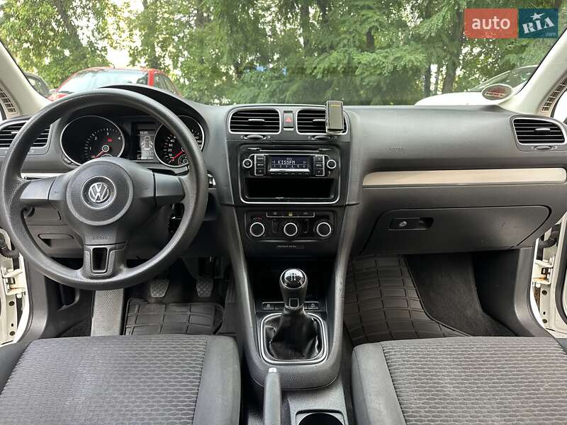 Універсал Volkswagen Golf 2013 в Києві