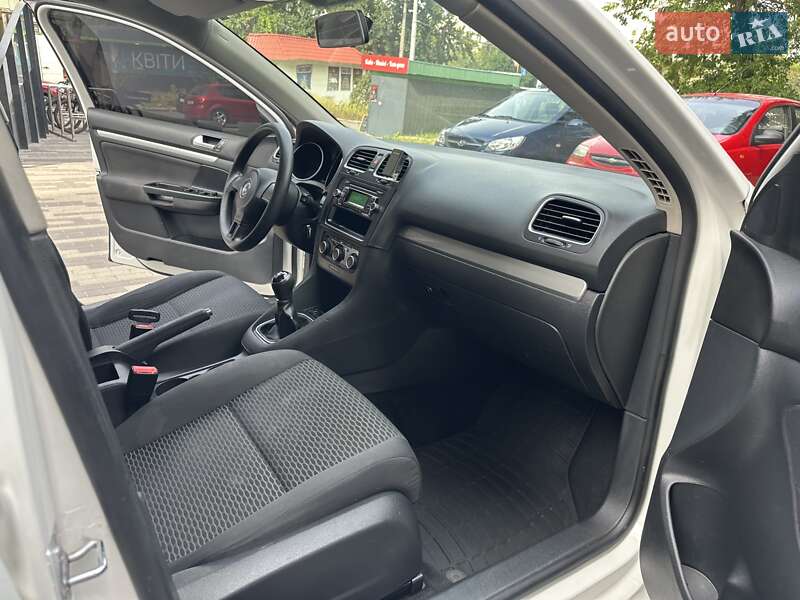 Універсал Volkswagen Golf 2013 в Києві