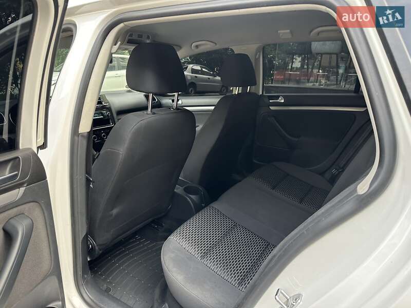 Універсал Volkswagen Golf 2013 в Києві
