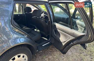 Хэтчбек Volkswagen Golf 2002 в Сумах