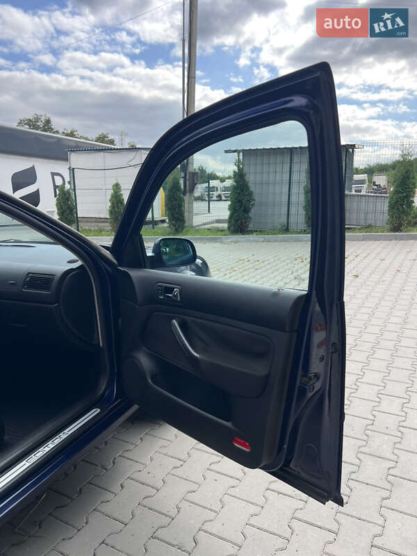 Хетчбек Volkswagen Golf 2001 в Вінниці