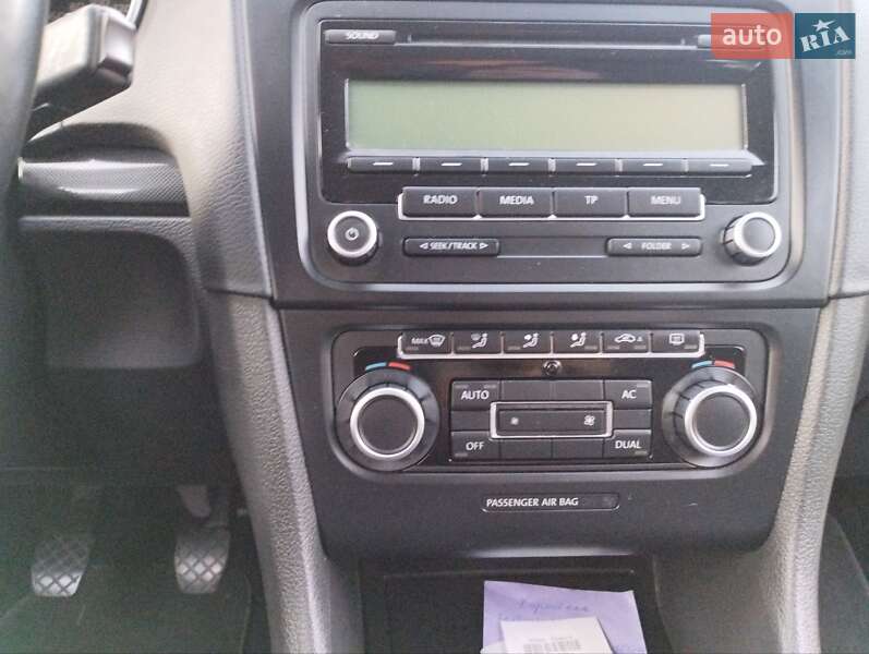 Універсал Volkswagen Golf 2010 в Житомирі