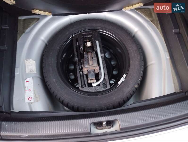 Універсал Volkswagen Golf 2010 в Житомирі