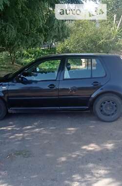 Хетчбек Volkswagen Golf 2000 в Смілі