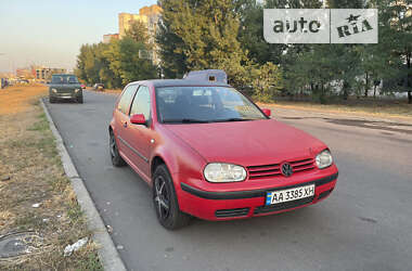 Хэтчбек Volkswagen Golf 2001 в Киеве