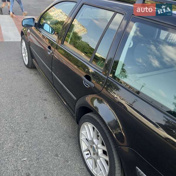 Універсал Volkswagen Golf 2000 в Києві