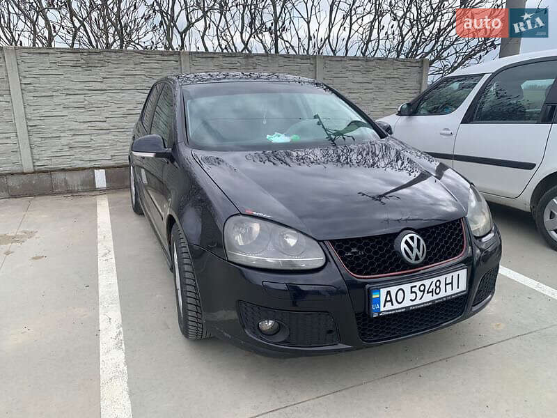 Хетчбек Volkswagen Golf 2004 в Тячеві
