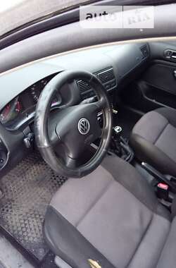 Хэтчбек Volkswagen Golf 2001 в Кривом Роге