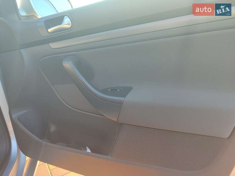 Универсал Volkswagen Golf 2009 в Владимире