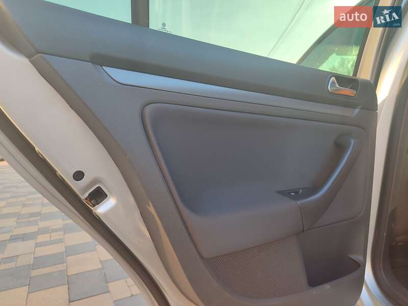 Универсал Volkswagen Golf 2009 в Владимире